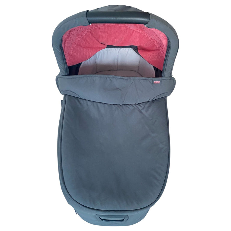 Mamas-&-Papas-Ocarro-Signature-Edition-Jewel-Pushchair-&-Carry-Cot-Black-Diamond-2-9