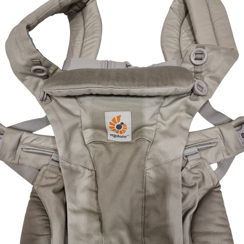 Ergobaby-Omni-Dream-Baby-Carrier-Soft-Olive-1-2