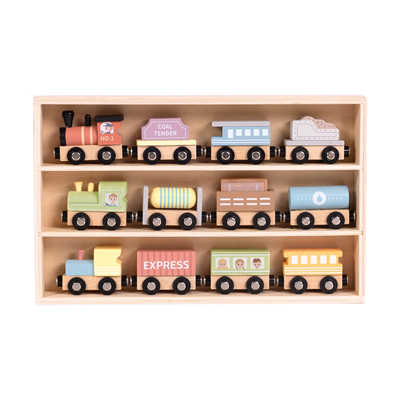 Little-Chus-Wooden-Train-Playset-1