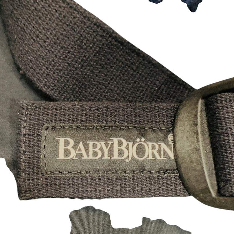BabyBjörn-Baby-3D-Mesh-Carrier-One-Air-Navy-Blue-7-4