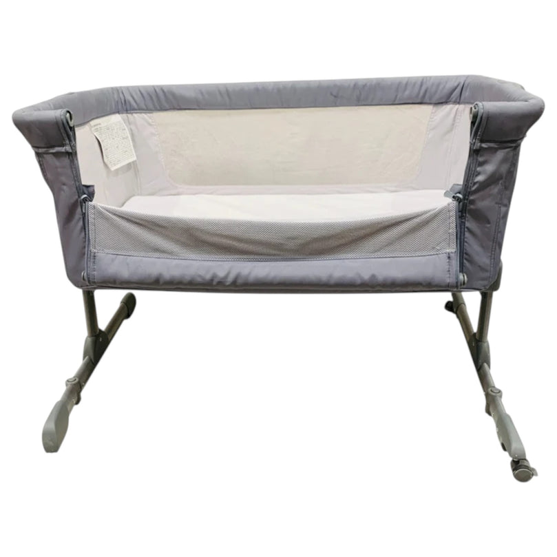 Chicco-Next2Me-Essential-Co-Sleeping-Crib-Light-Grey-1-1
