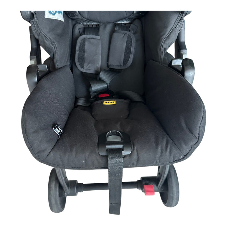 Doona-X-Infant-Car-Seat-Nitro-Black-1-4