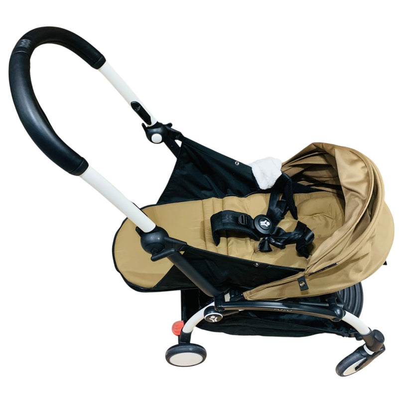 Stokke-YOYO³-White-frame-with-0+-Newborn-Pack-Toffee-1-5
