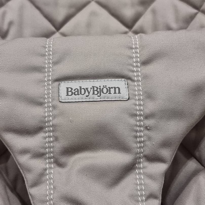 BabyBjörn-Bliss-Woven-Baby-Bouncer-Sand-Grey-1-3