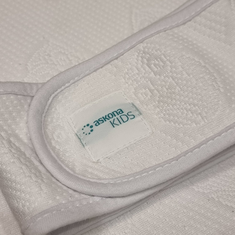 Cocoonababy-Cocoon-for-newborns-White-8-6