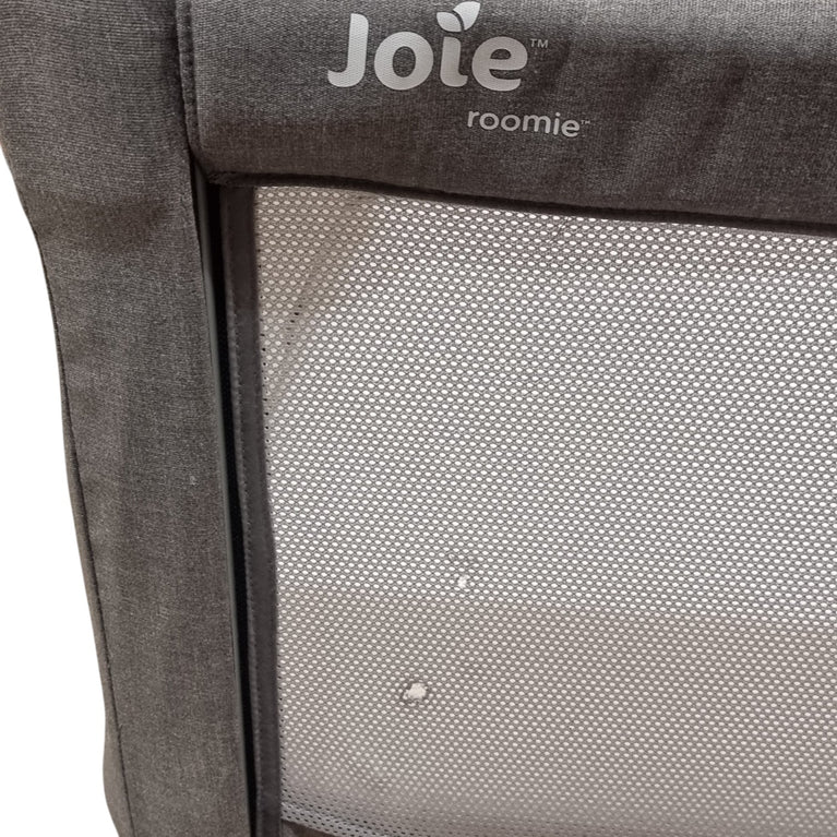 Joie-Roomie-Bedside-Bassient-Gray-3-3