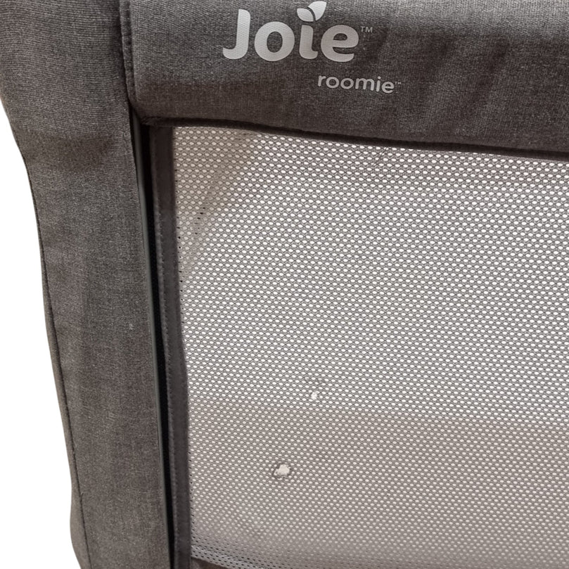 Joie-Roomie-Bedside-Bassient-Gray-3-3