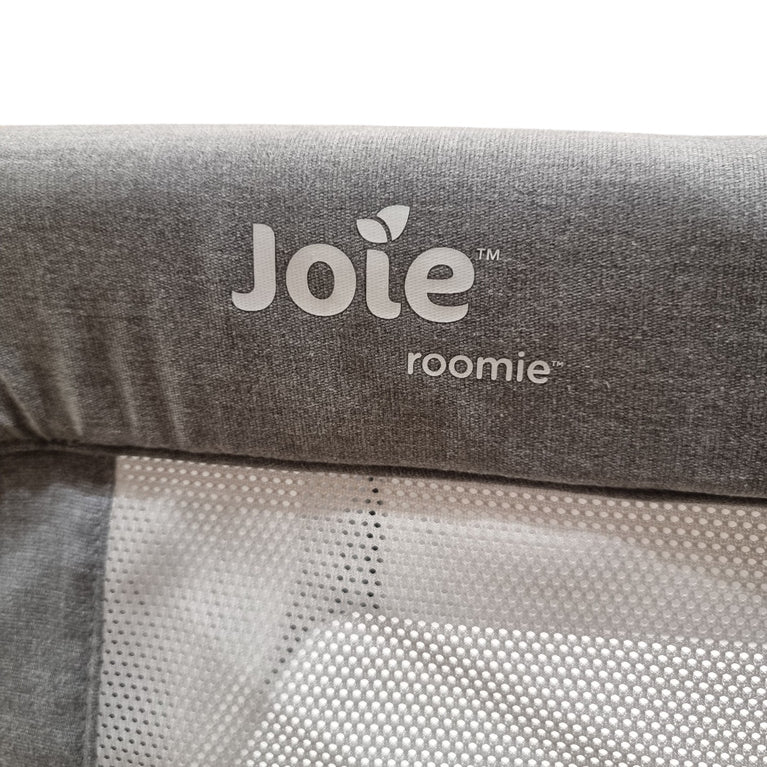 Joie-Roomie-Bedside-Bassient-Gray-3-6