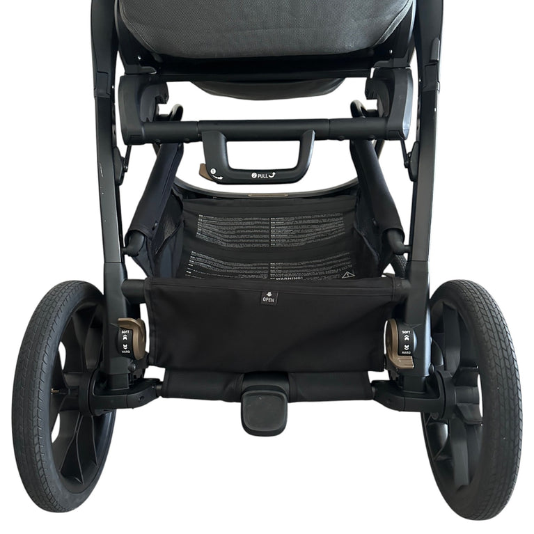 Inglesina-Aptica-XT-Stroller-Fabrics-Taiga-Green-Frame-Black-1-10