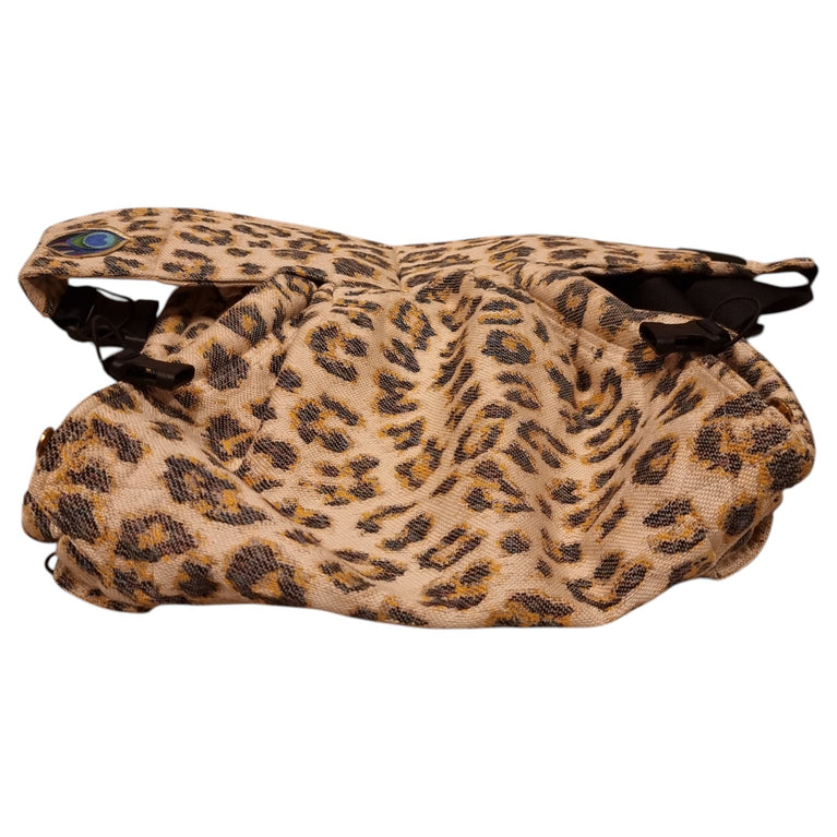 Artipoppe-Zeitgeist-Baby-Carrier-Velvet-Zeitgeist-Leopard-Baby-Carrier-1-2