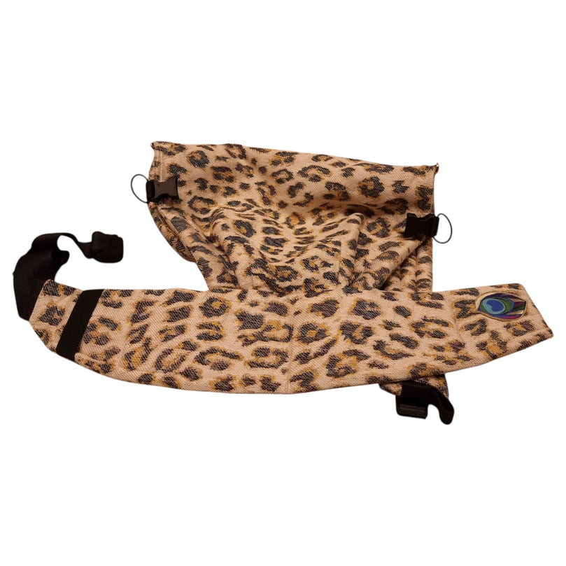 Artipoppe-Zeitgeist-Baby-Carrier-Velvet-Zeitgeist-Leopard-Baby-Carrier-1-3