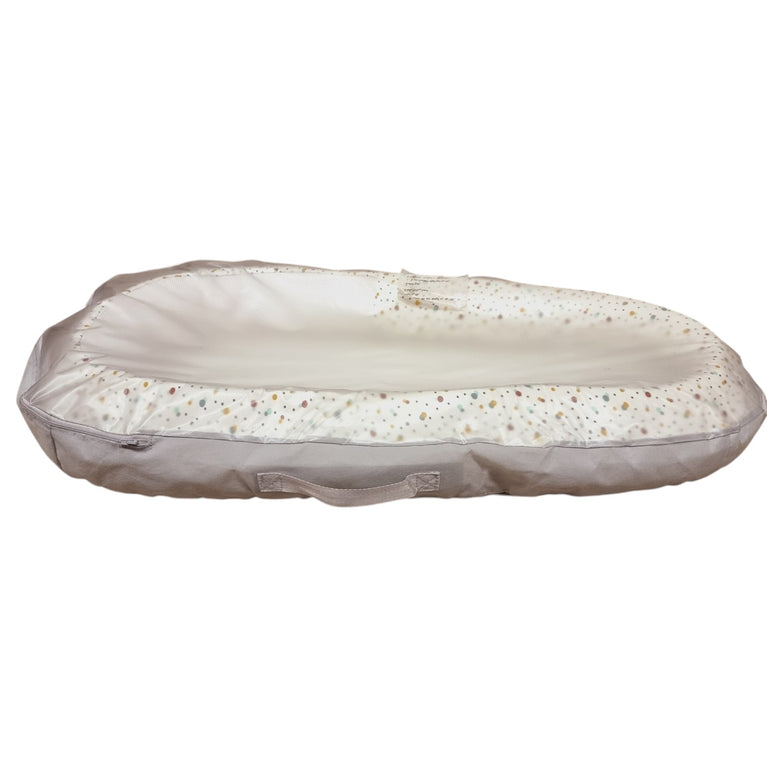 Purflo-Sleep-Tight-Baby-Bed-Scandi-Spot-1-5