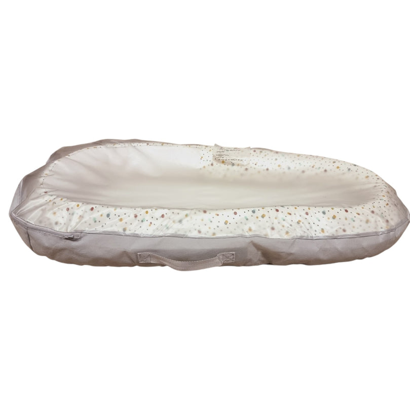 Purflo-Sleep-Tight-Baby-Bed-Scandi-Spot-1-5