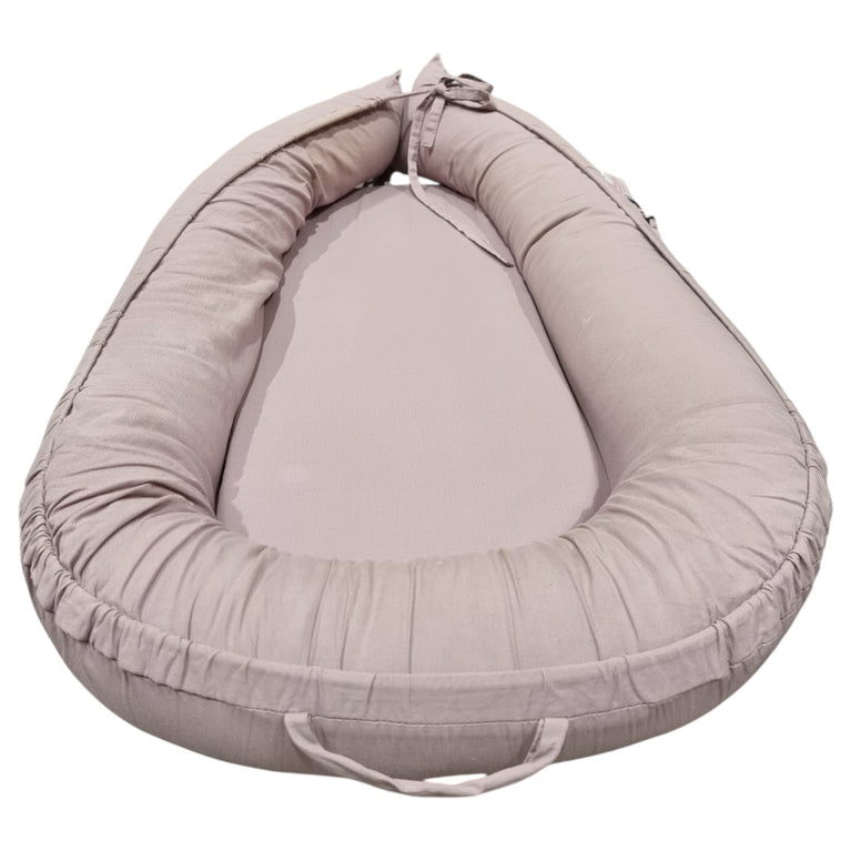 Red-Castle-Feedo-Baby-Nest-with-Laces-Pastel-Pink-1-5