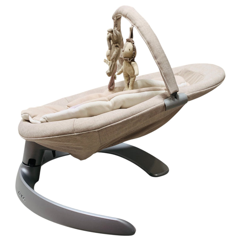 Nuna-LEAF-Grow-Biscotti-With-Toy-1-4