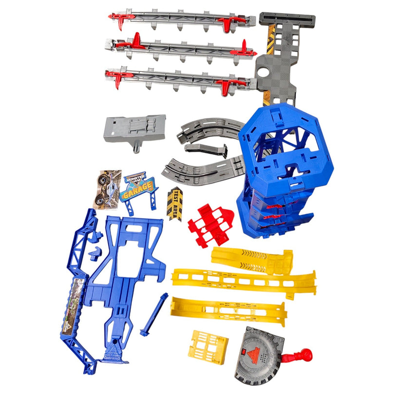 Monster-Jam-Monster-Garage-Storage-and-Playset-1-3