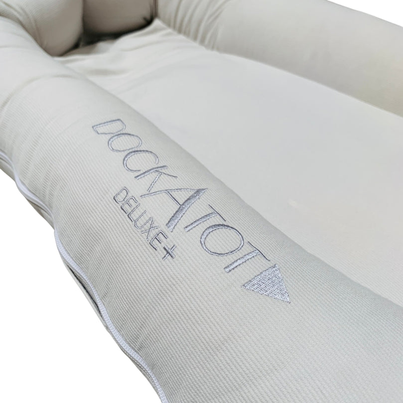 Dockatot-Deluxe+-Pod-Fog-Chambray-5-5