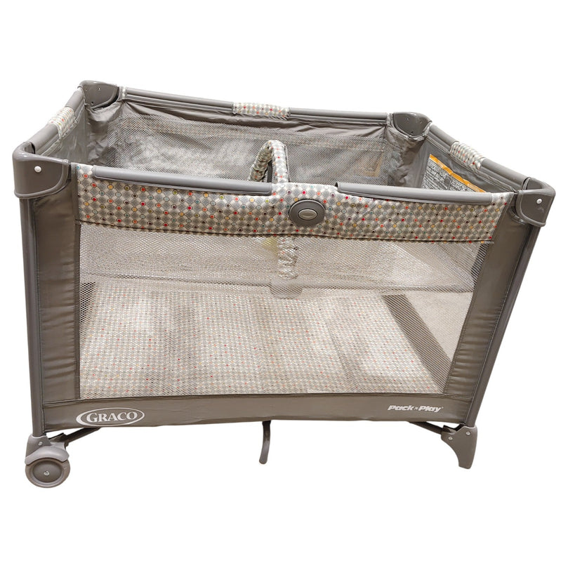 Graco-Pack-N-Play-Playard-with-Bassinet-Pasadena-1-3