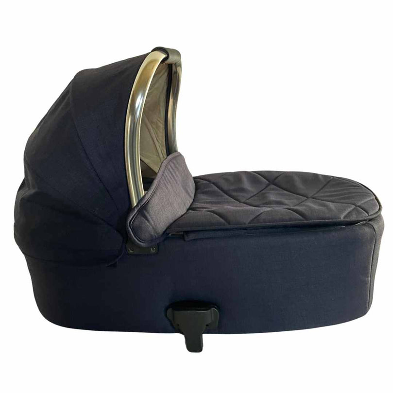 Mamas-&-Papas-Flip-XT3-(Ocarro)-Special-Edition-Dark-Navy-with-Carry-Cot-32