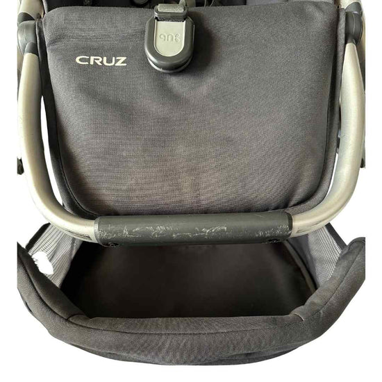 UPPAbaby-Cruz-V2-Stroller-Declan-Oat-MÃ©lange-|-Silver-Frame-|-Black-Handle-10