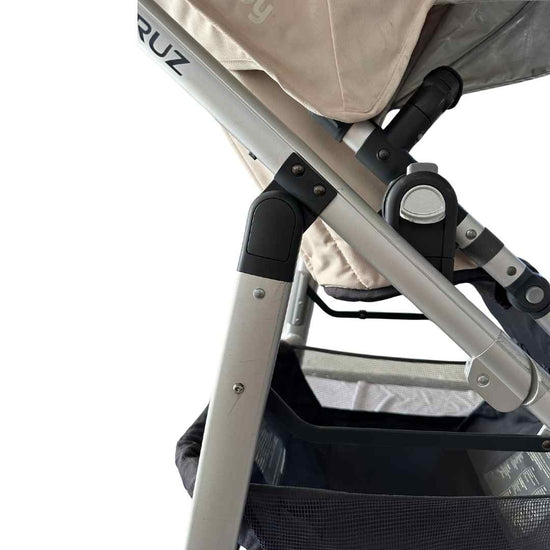 UPPAbaby-Cruz-V2-Stroller-Declan-Oat-MÃ©lange-|-Silver-Frame-|-Black-Handle-16