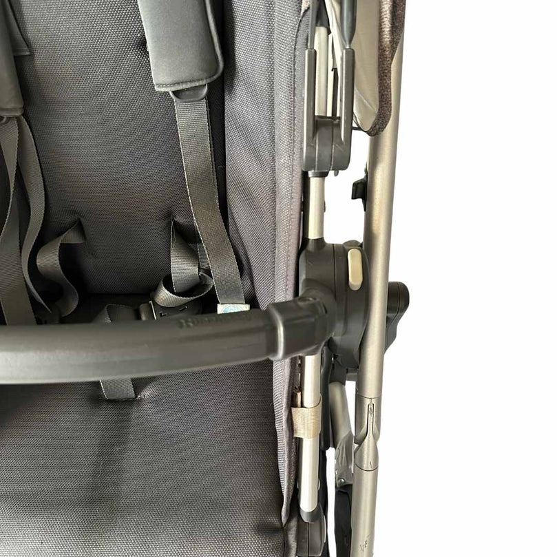 UPPAbaby-Cruz-V2-Stroller-Grey-Melange-(2020)-10