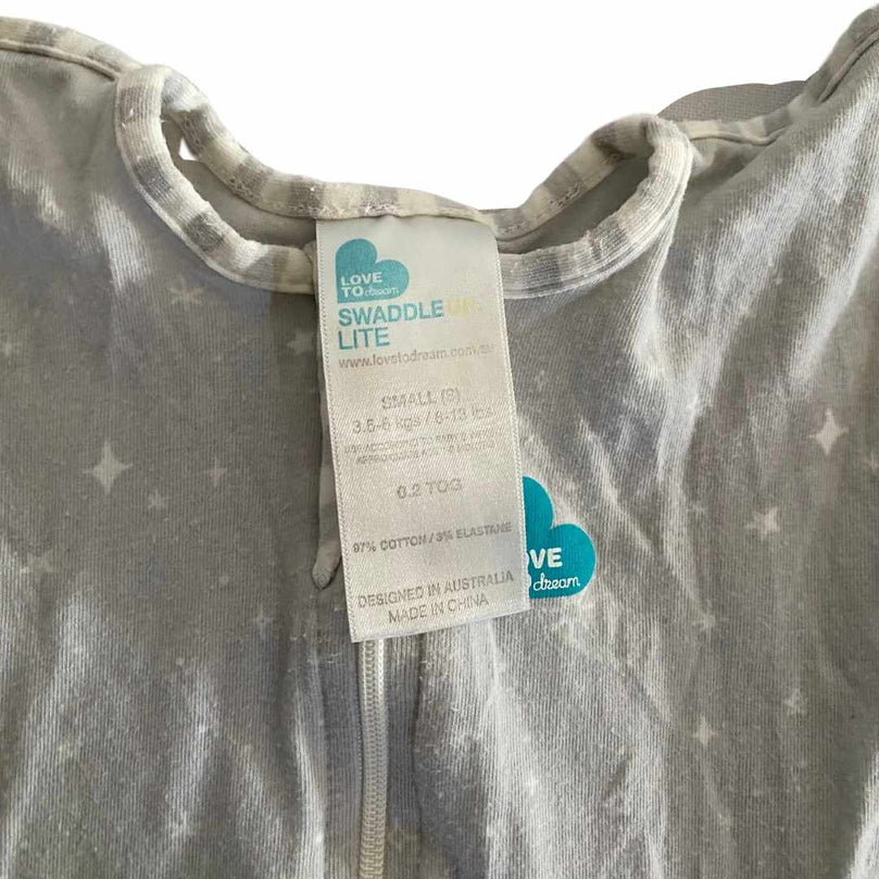 Love-To-Dream-Swaddle-Lite-(Small-0.2-TOG)-Grey-4