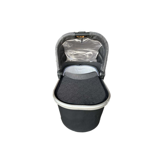 UPPAbaby-Baby-Bassinet-Grey-Charcoal-(Jordan)-Image 4
