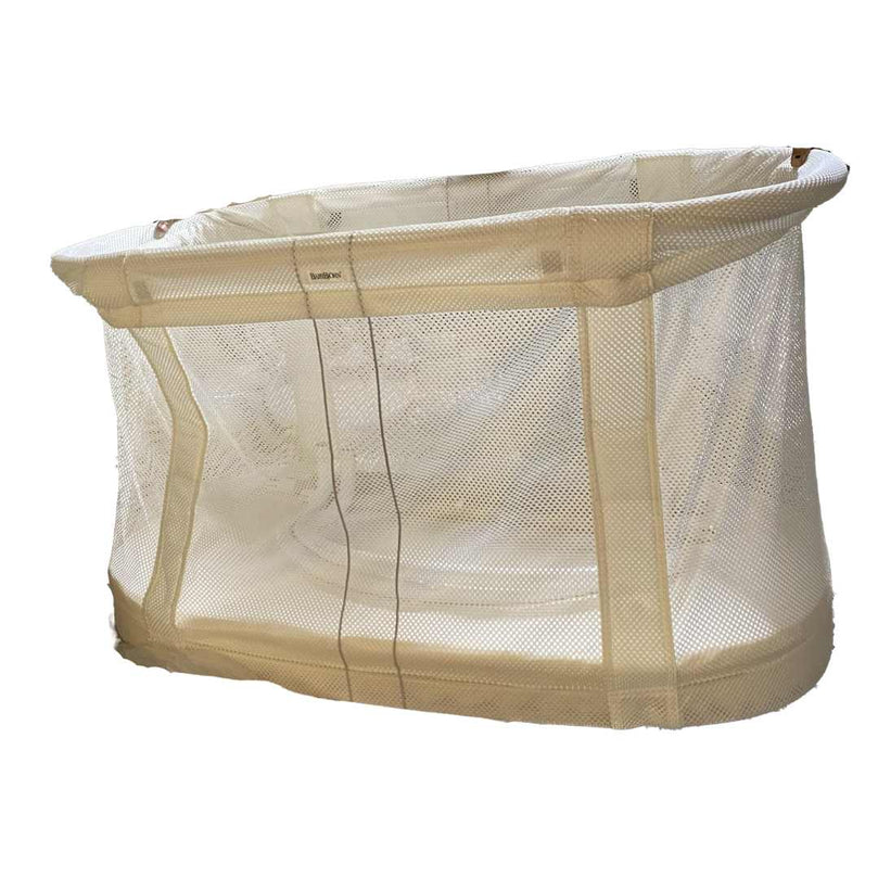 BabyBjÃ¶rn-Mesh-Baby-Crib-with-Bassinet-level-White-1