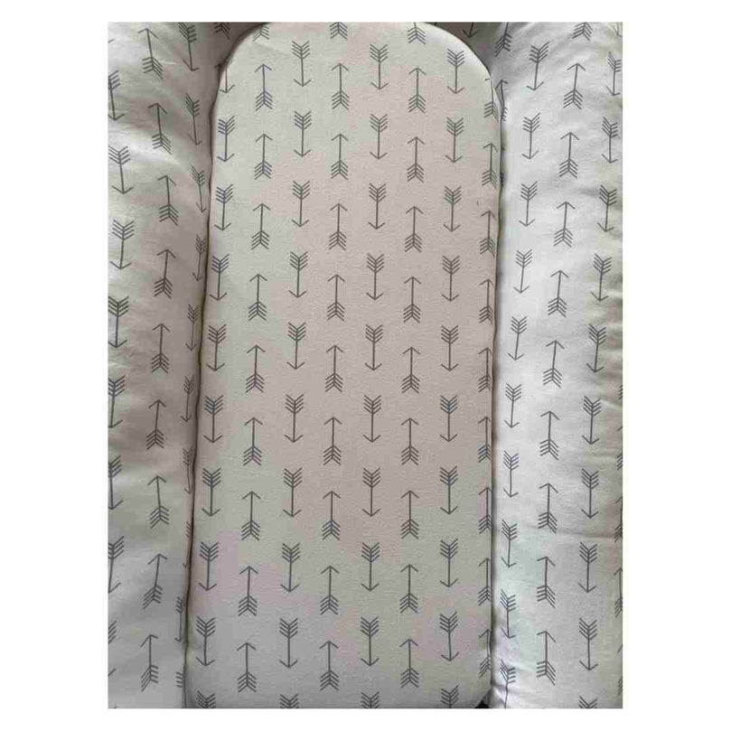 Little-Story-Fiberfill-Newborn-Lounger-Bed-Arrow-Grey-2