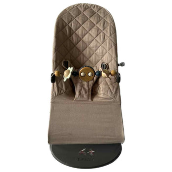 BabyBjörn-Bouncer-Bliss-Cotton-Sand-Grey-+-Wooden-Toy-for-Bouncer-2